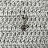 Honeybee_antique silver_yarn swatch